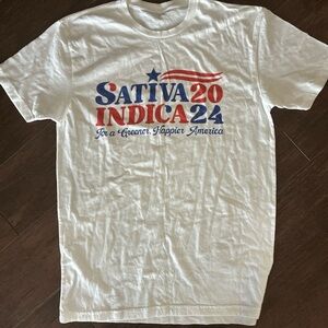 NWOT White Graphic Men's T-Shirt. Men’s medium